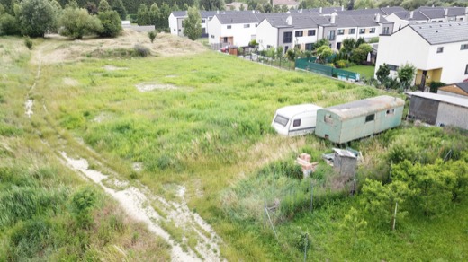 Rovinatý pozemok 800 m2 za dobrú cenu Marianka
