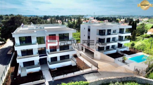 Nový kompletne zariadený 4-izbový apartmán s parkingom v Chorvátsku!