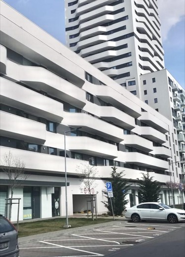 Bratislava - Petržálka - Garážové státia v bytovom komplexe